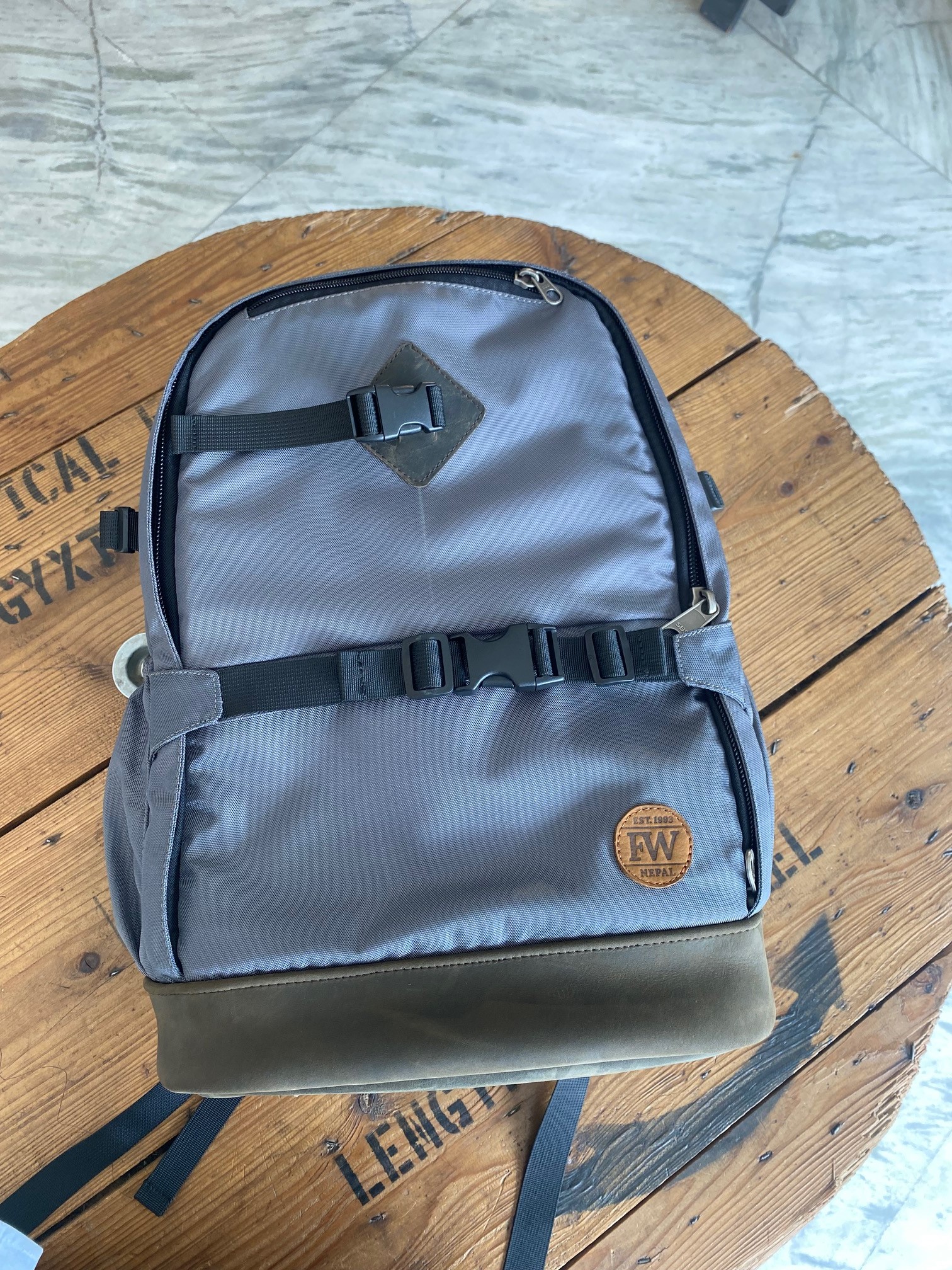 FW KNAPSACK CAMERA BACKPACK